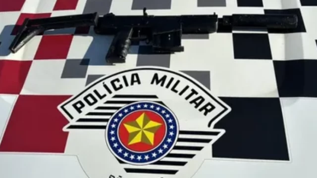 Polícia Militar prende trio com submetralhadora em Taubaté
