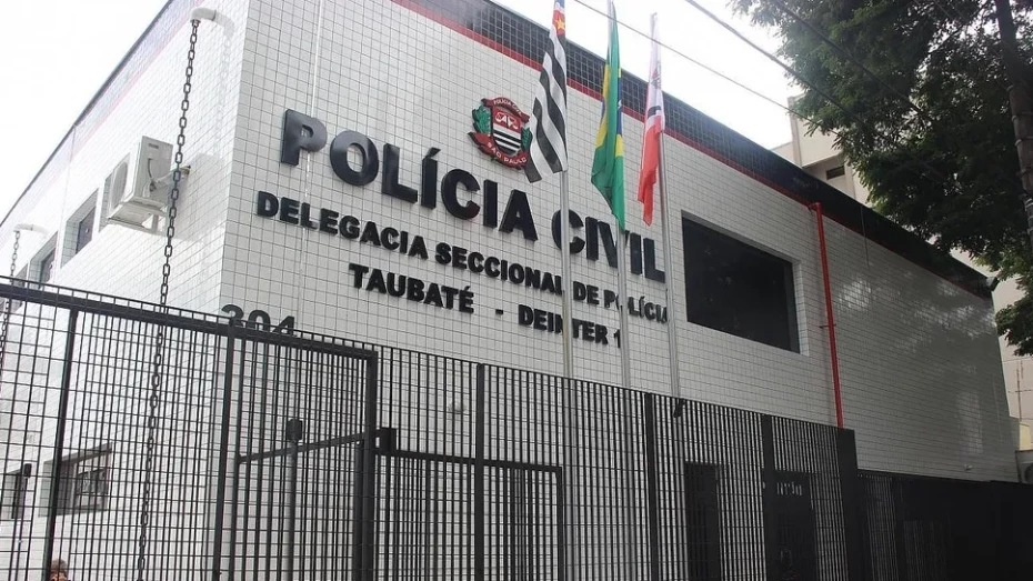 Jovem de 17 anos é esfaqueado pelo cunhado em Taubaté Jovem de 17 anos é esfaqueado pelo cunhado em Taubaté