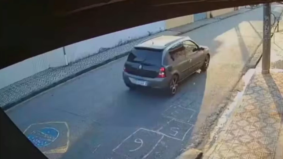 Polícia Civil prende homem suspeito de atacar estudante de 13 anos com faca em Taubaté Polícia Civil prende homem suspeito de atacar estudante de 13 anos com faca em Taubaté