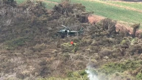 Militares de Taubaté utilizam balde com 800 litros de água para combater incêndios em São Paulo