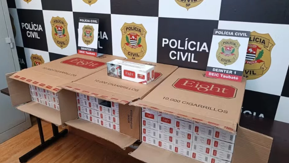 Motorista é preso em flagrante transportando cigarros falsificados em Taubaté Motorista é preso em flagrante transportando cigarros falsificados em Taubaté