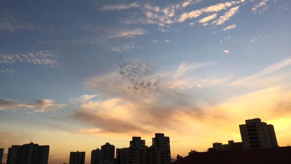 Sábado é quente e com algumas nuvens em Taubaté