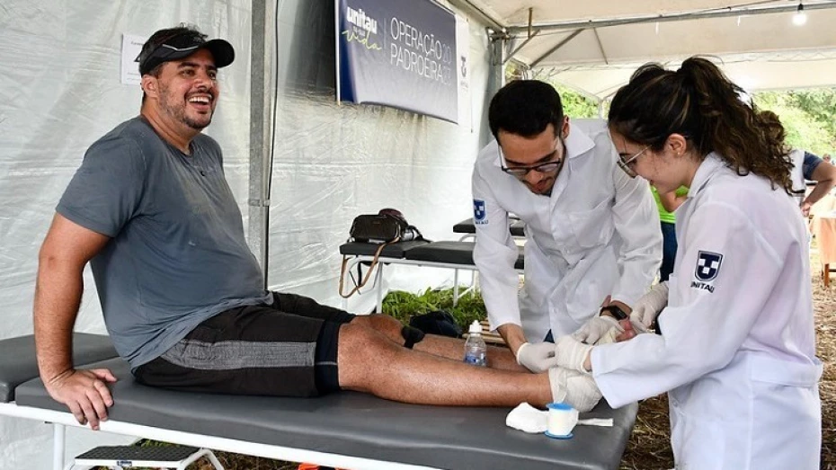 Operação Padroeira 2024 mobiliza 450 universitários da UNITAU em apoio aos peregrinos na Dutra Operação Padroeira 2024 mobiliza 450 universitários da UNITAU em apoio aos peregrinos na Dutra