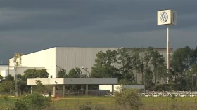 Acidente com quatro feridos na Volkswagen de Taubaté leva a atraso na entrada dos funcionários