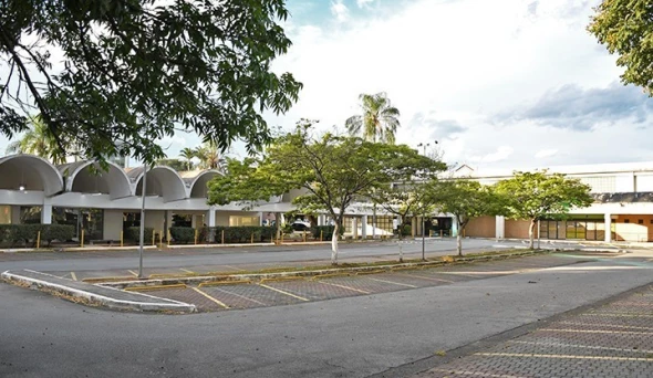 Havan Prédio da Unitau será alugado para loja Havan por R$ 142 mil mensais em ...