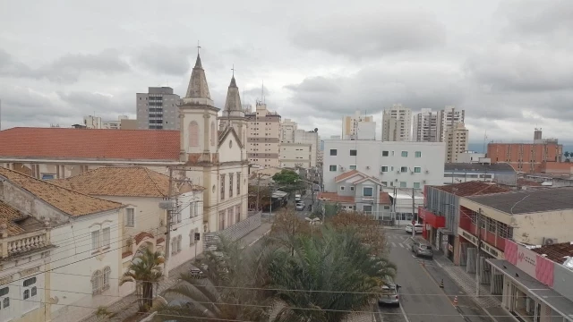 Terça-feira é parcialmente nublada e com chuva em Taubaté
