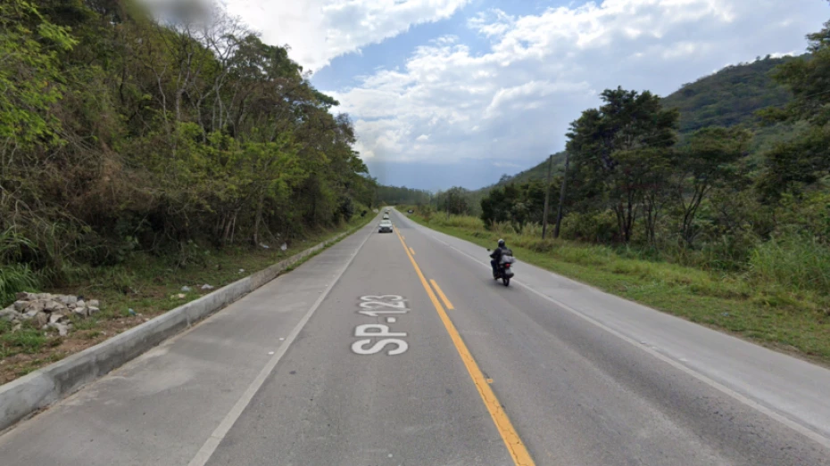 Ciclista morre atropelado em rodovia de Taubaté