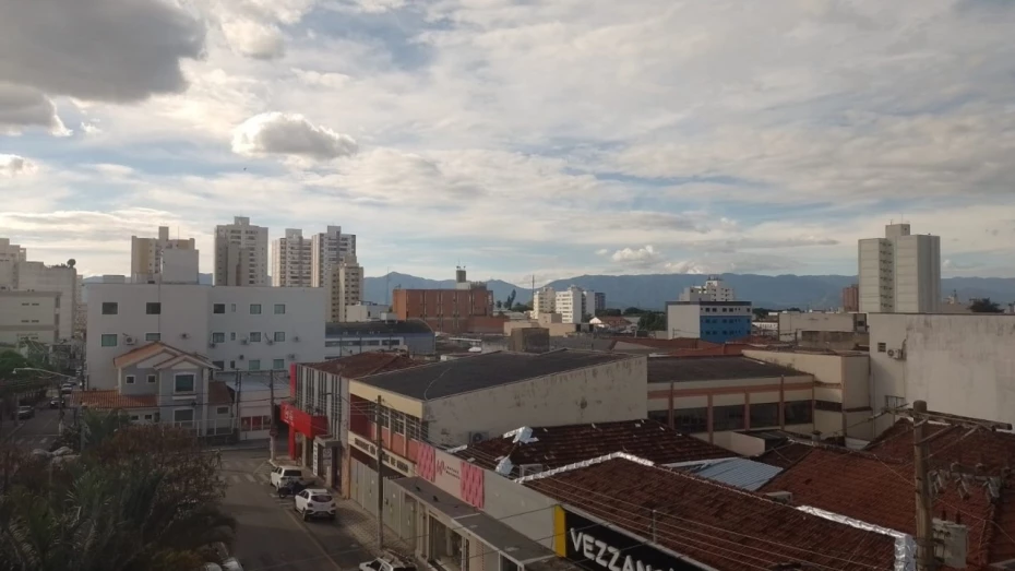 Domingo em Taubaté começa nublado, mas com abertura de sol à tarde