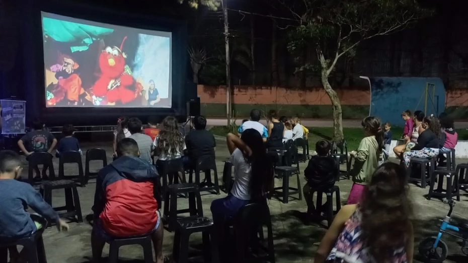 Projeto Novo Amanhecer recebe sessão de cinema itinerante nesta terça-feira (29) em Taubaté