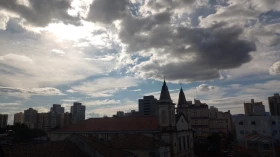 Sexta-feira é ensolarada em Taubaté