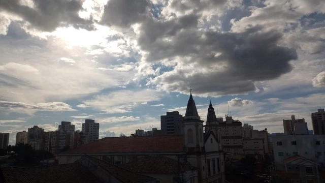 Sexta-feira é ensolarada em Taubaté