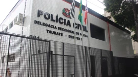 Homem morre após ser baleado dentro do próprio carro em Taubaté