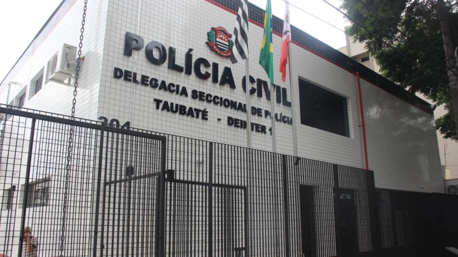 Homem morre após ser baleado dentro do próprio carro em Taubaté