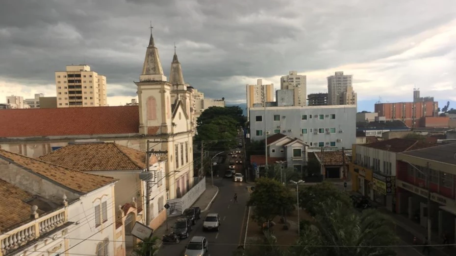 Sexta-feira é nublada e com temporais em Taubaté Sexta-feira é nublada e com temporais em Taubaté