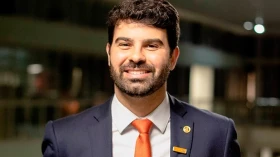 Eleito em Taubaté, Sérgio Victor (Novo) anuncia equipe para transição na prefeitura Eleito em Taubaté, Sérgio Victor (Novo) anuncia equipe para transição na prefeitura