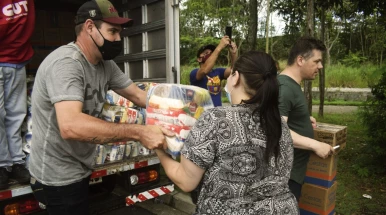 Sindmetau realiza a 21ª Campanha Natal Sem Fome