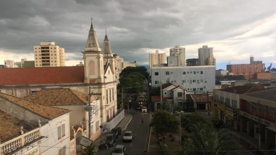 Quarta-feira é nublada e com chance de chuva em Taubaté