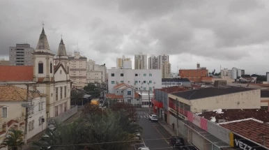 Quinta-feira é parcialmente nublada em Taubaté