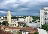 Sábado é parcialmente nublado e com chuva em Taubaté