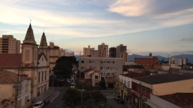 Quarta-feira é de sol e chuva passageira em Taubaté