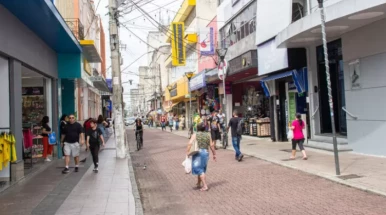 Comércio no centro de Taubaté terá horário estendido para o Natal