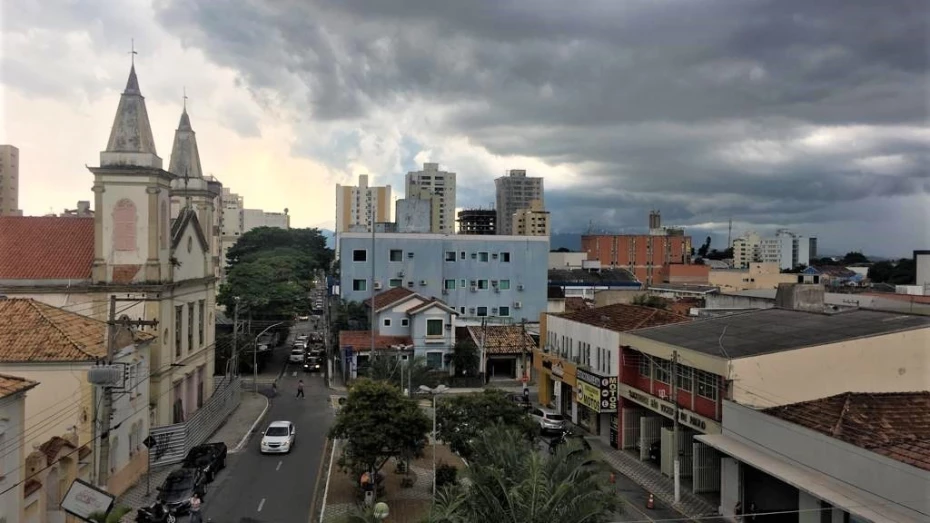 Taubaté inicia última semana da primavera com calor e alerta de chuva intensa