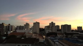 Segunda-feira é de sol e com as temperaturas elevadas em Taubaté