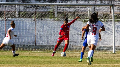 Goleira Yolanda renova com a AD Taubaté para a temporada 2025