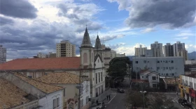 Sábado é de sol com chuva em Taubaté