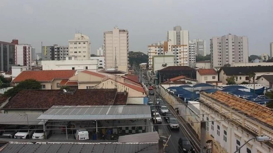 Semana inicia com tempo nublado e chuvoso em Taubaté