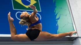 Lorrane Oliveira, medalhista olímpica, é atração especial do Sesc Verão em Taubaté