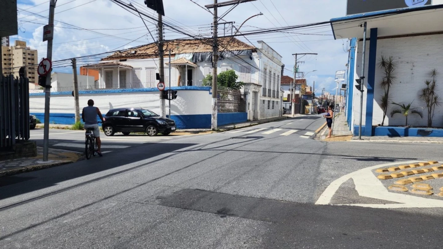 Obra da Sabesp altera trânsito e transporte público no centro de Taubaté no domingo (16)