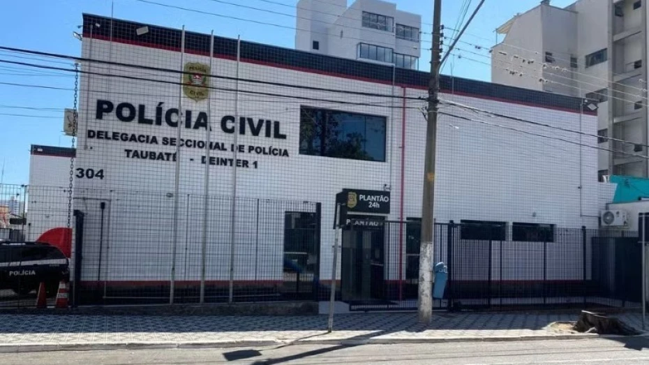 Mulher é encontrada morta com sinais de violência na zona rural de Taubaté Mulher é encontrada morta com sinais de violência na zona rural de Taubaté