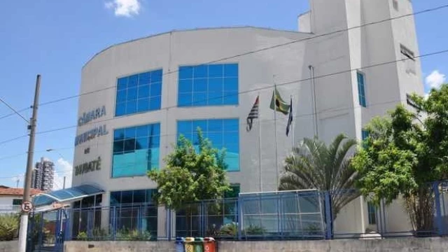 Vereadores de Taubaté rejeitam projeto e mantêm decreto que cancelou 4 concursos públicos