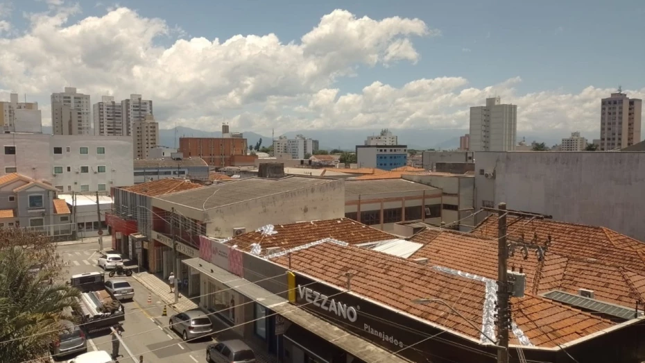 Terça-feira é quente com chuva à tarde em Taubaté