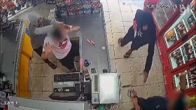 Criminosos invadem supermercado e agridem balconista durante assalto em Taubaté