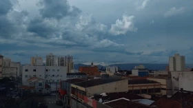Sexta-feira é parcialmente nublada e com chuva em Taubaté