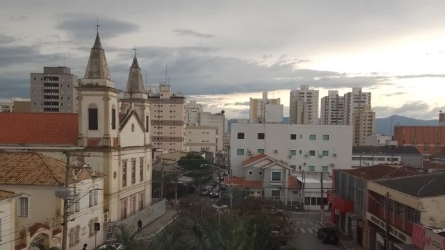 Inmet faz alerta para chuvas intensas e ventos de até 60 km/h no Vale e região
