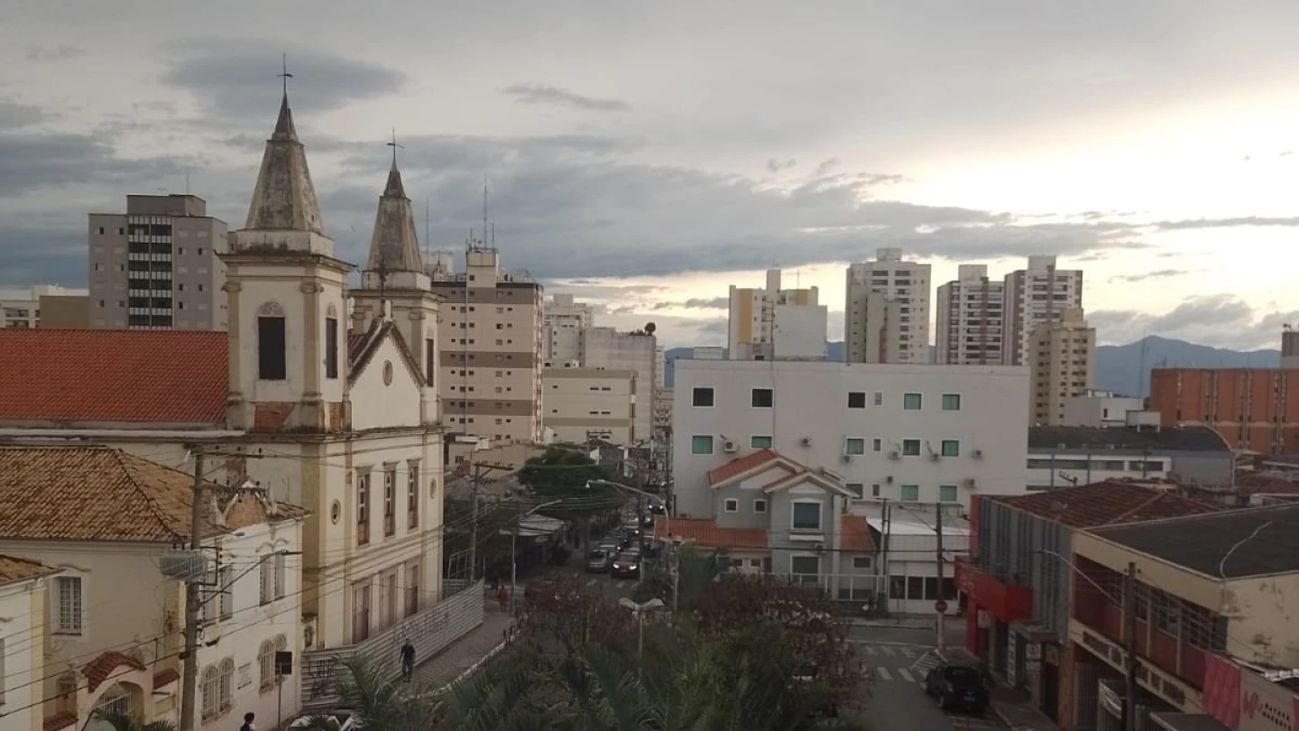 Inmet faz alerta para chuvas intensas e ventos de até 60 km/h no Vale e região