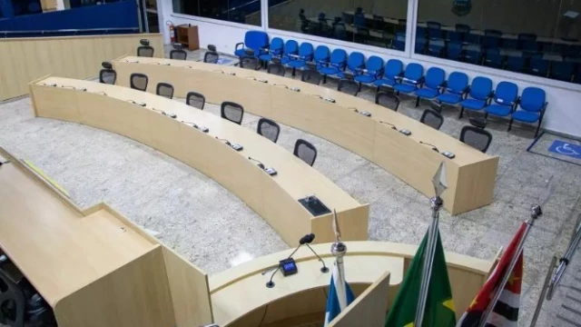 Mesa propõe reajuste de 4,8% para servidores da Câmara de Taubaté