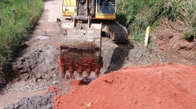 Prefeitura realiza serviços de manutenção na estrada do Baracéia