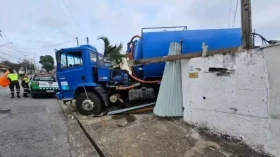Caminhão desgovernado causa estragos em Taubaté