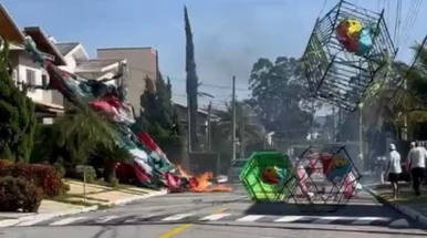 Quatro balões caem no Vale neste domingo; um pega fogo em Taubaté Quatro balões caem no Vale neste domingo; um pega fogo em Taubaté