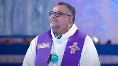 Padre Márlon Múcio está internado em UTI e fiéis fazem corrente de oração