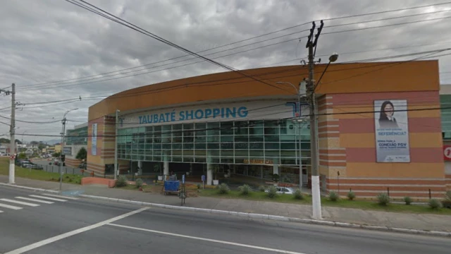 Clima de festa junina chega ao Taubaté Shopping com brincadeiras típicas para as crianças
