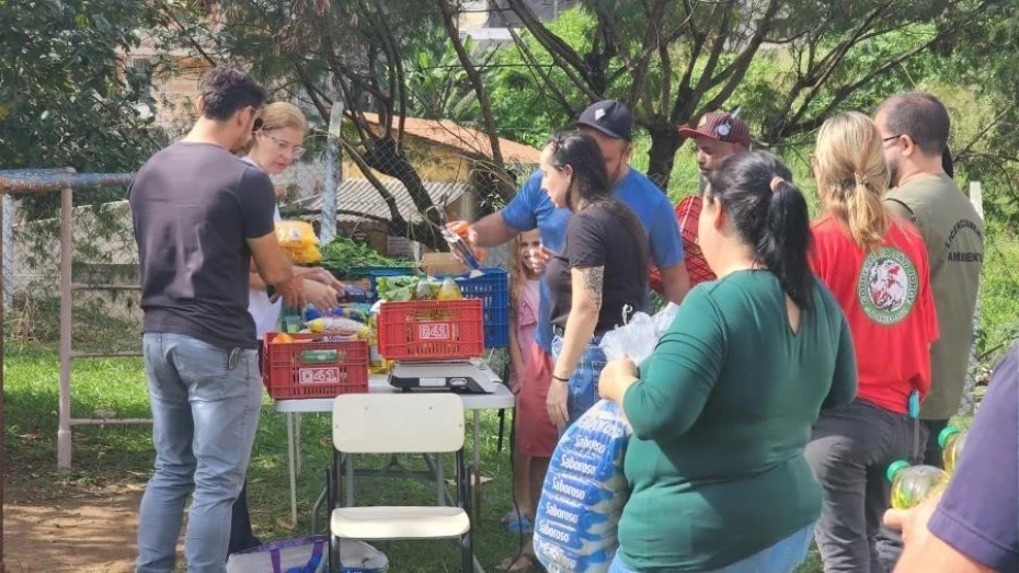 Troca Verde arrecada 425kg de recicláveis em troca de alimentos em sua primeira edição Troca Verde arrecada 425kg de recicláveis em troca de alimentos em sua primeira edição