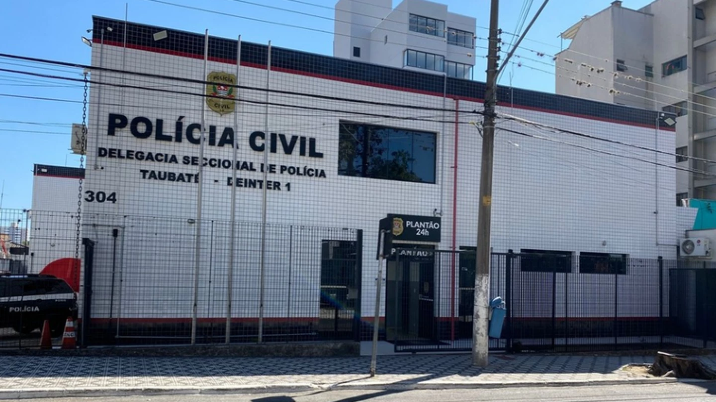 Homem morre após ser baleado dentro de carro em Taubaté