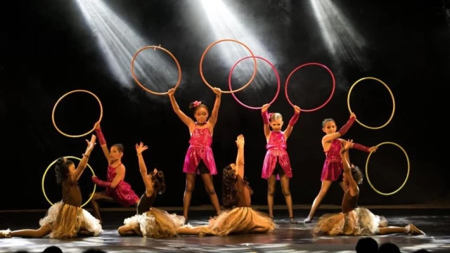 Taubaté recebe espetáculo gratuito 'Vem Dançar – Estações' no Teatro Metrópole 