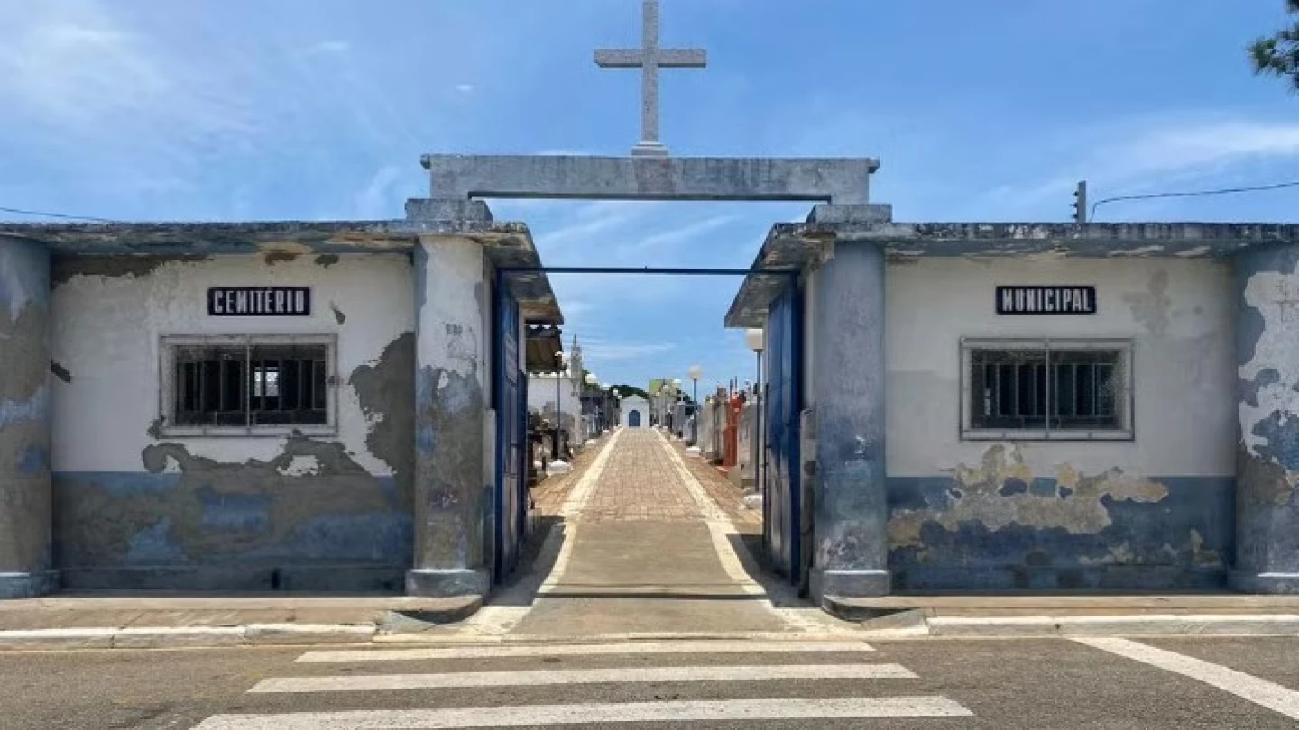 Suspeito de violar túmulo no cemitério de Taubaté é detido com crânio humano na mochila