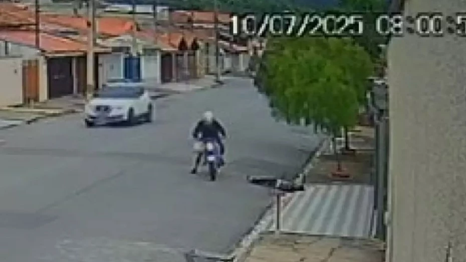 Idosa de 83 anos é derrubada no chão durante assalto em Taubaté